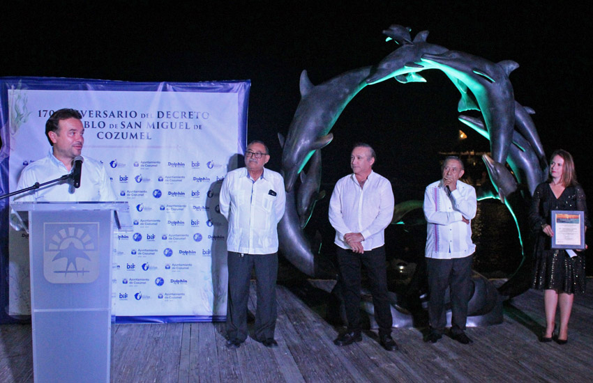 CELEBRA COZUMEL SU 170 ANIVERSARIO EN DOLPHIN DISCOVERY COZUMEL